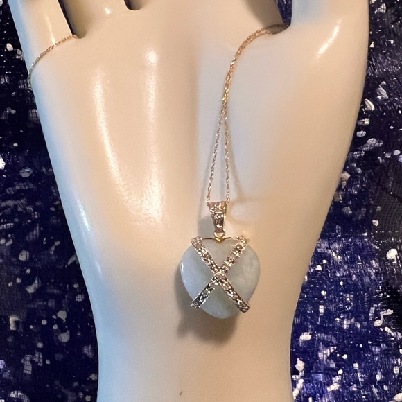14K Gold Jade & Diamond Heart Pendant Necklace - Picture 4 of 16